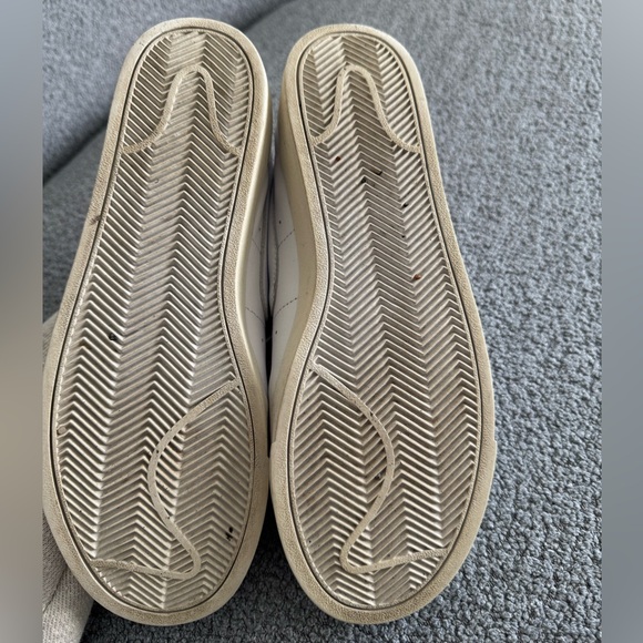 Nike Blazer Low LE "Triple White" sneaker - Picture 5 of 7